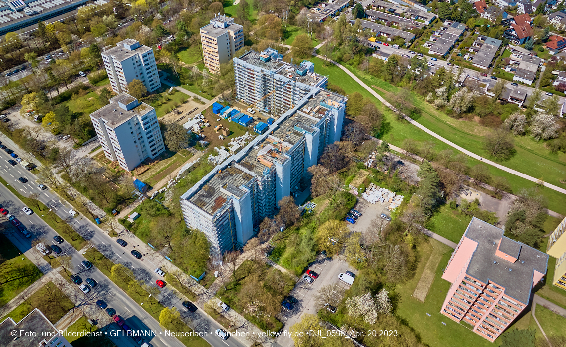 20.04.2023 - Maga-Großsanierung am Karl-Marx-Ring 11-21 in Neuperlach